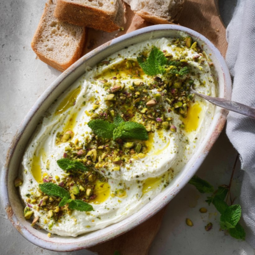 Crème de feta à la menthe et pistache